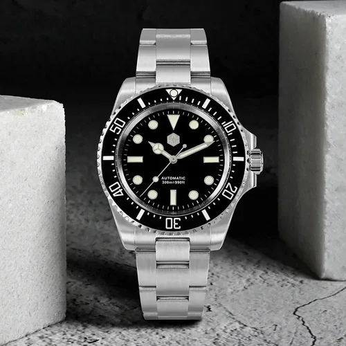 San Martin SN0111 bronze diver watch